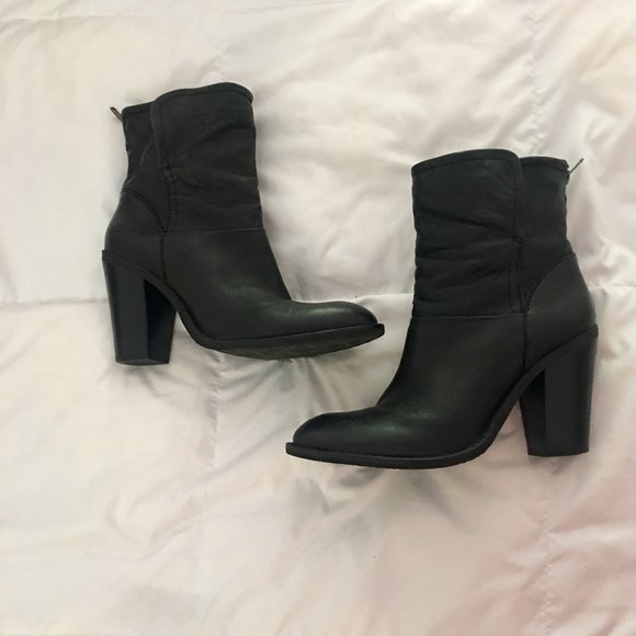 Steve Madden Earla Black Leather Chunky Heel Ankle Boots/Booties - Picture 5 of 8